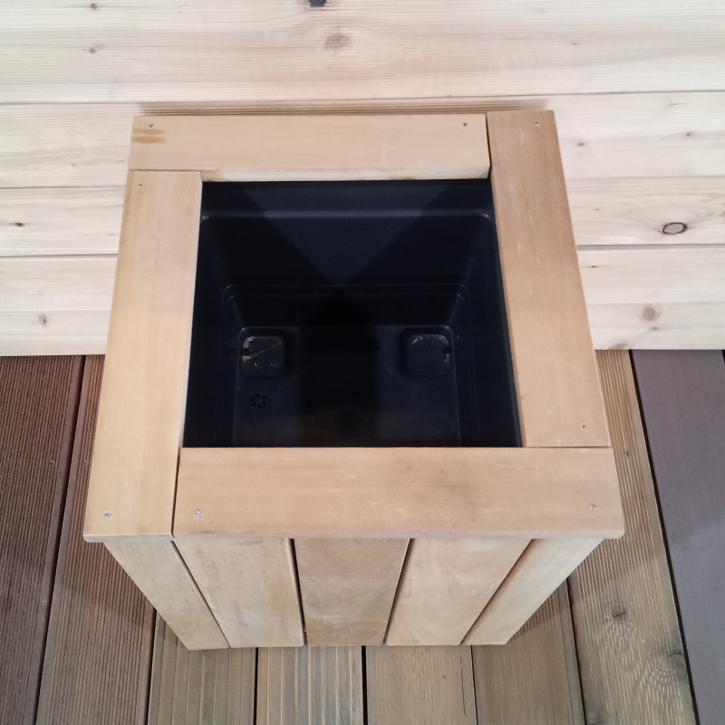 Dřevěný truhlík ROSA