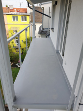 dreveny-obklad-balkonu_sibirsky-modrin_osmo013_1905-03