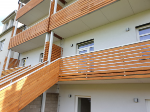 dreveny-obklad-balkonu_sibirsky-modrin_osmo013_1905-34